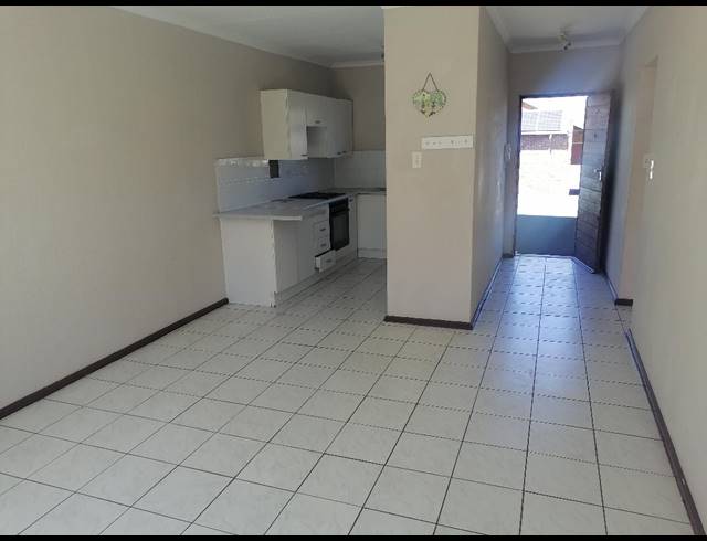 1 bed property to rent in BASSONIA